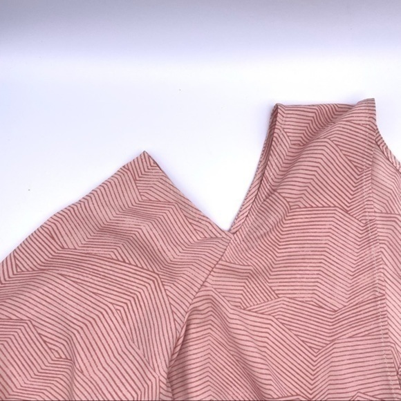 BCBGmaxazria Rose Cream Long Sleeve Cold Shoulder Top Blouse Silk Chevron Pink - Picture 11 of 12